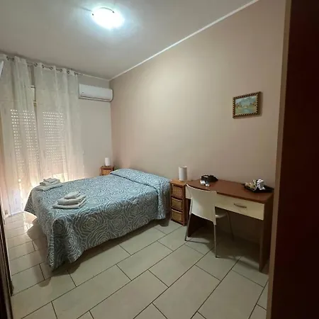 Emmanuel Bed & Breakfast 3*