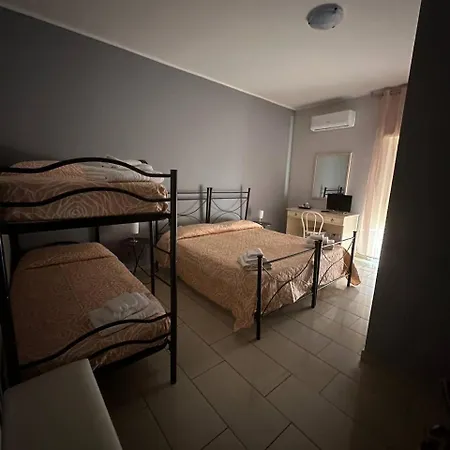 Emmanuel לינה וארוחת בוקר 3*