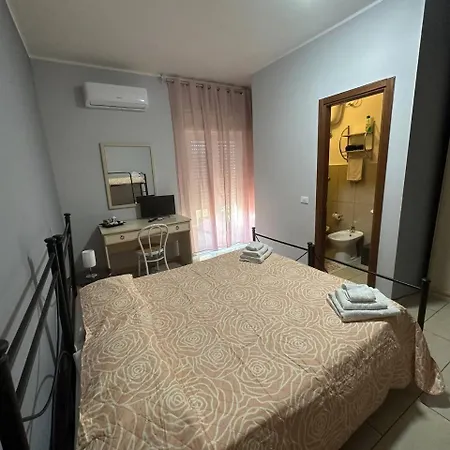 Emmanuel فندق مبيت وإفطار ريجّو دي كالابريا