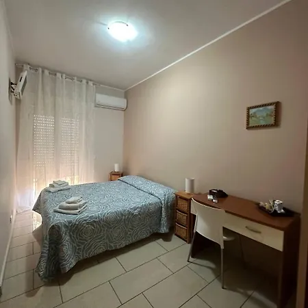 Emmanuel לינה וארוחת בוקר