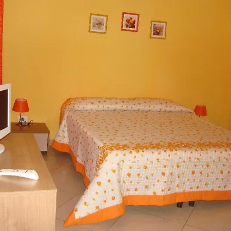 Emmanuel לינה וארוחת בוקר 3*