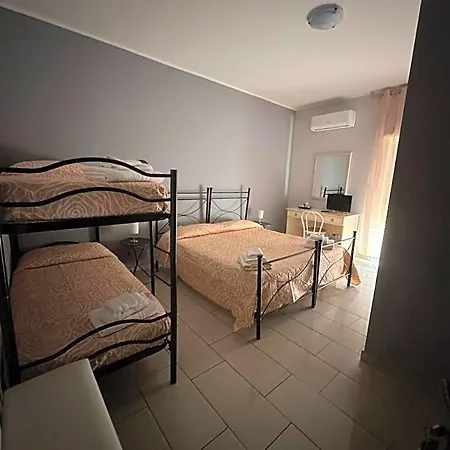 فندق مبيت وإفطار Emmanuel 3*